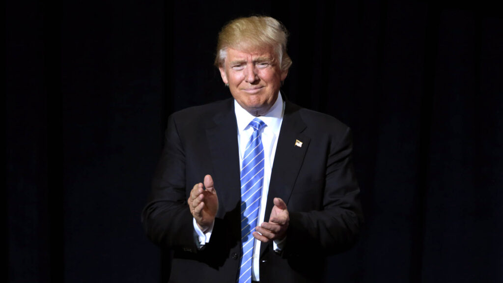 Für die einen Lichtgestalt, für die anderen dunkle Bedrohung: Donald Trump, ab Freitag 45. Präsident der Vereinigten Staaten von Amerika