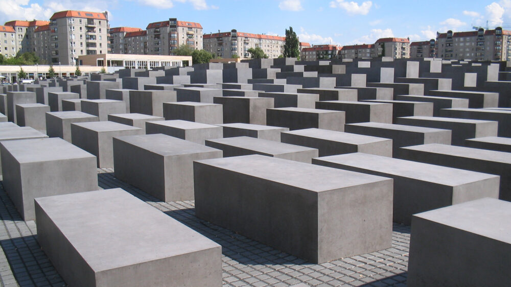 Das Gedenken an den Holocaust ist fraglich geworden: hier ist das Holocaust-Mahnmal in Berlin zu sehen
