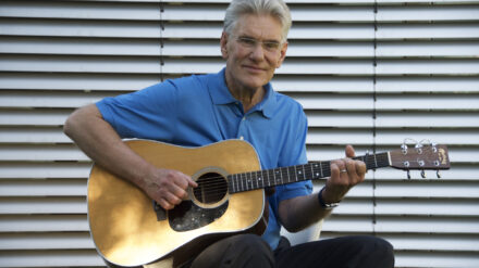 Für sein neues Album greift der Theologe Hans-Joachim Eckstein auf die Stimmen bekannter christlicher Musiker zurück