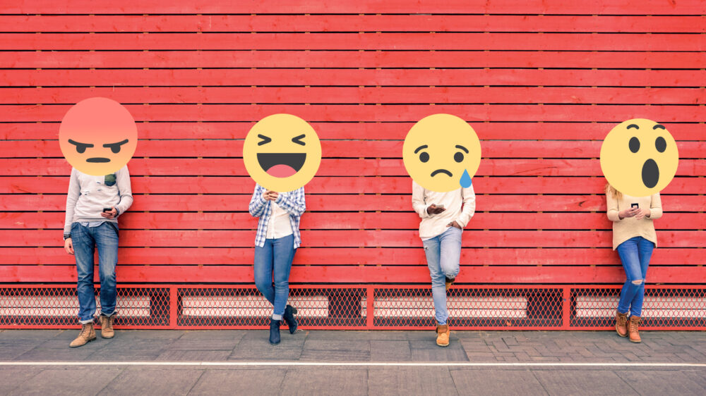 Auf Facebook kann jeder durch sogenannte Emoticons oder Kommentare seine Gefühle äußern. Dabei kommen häufig auch Hass, Wut und Unmut zum Ausdruck – auch auf der Facebook-Seite des Christlichen Medienmagazins pro.