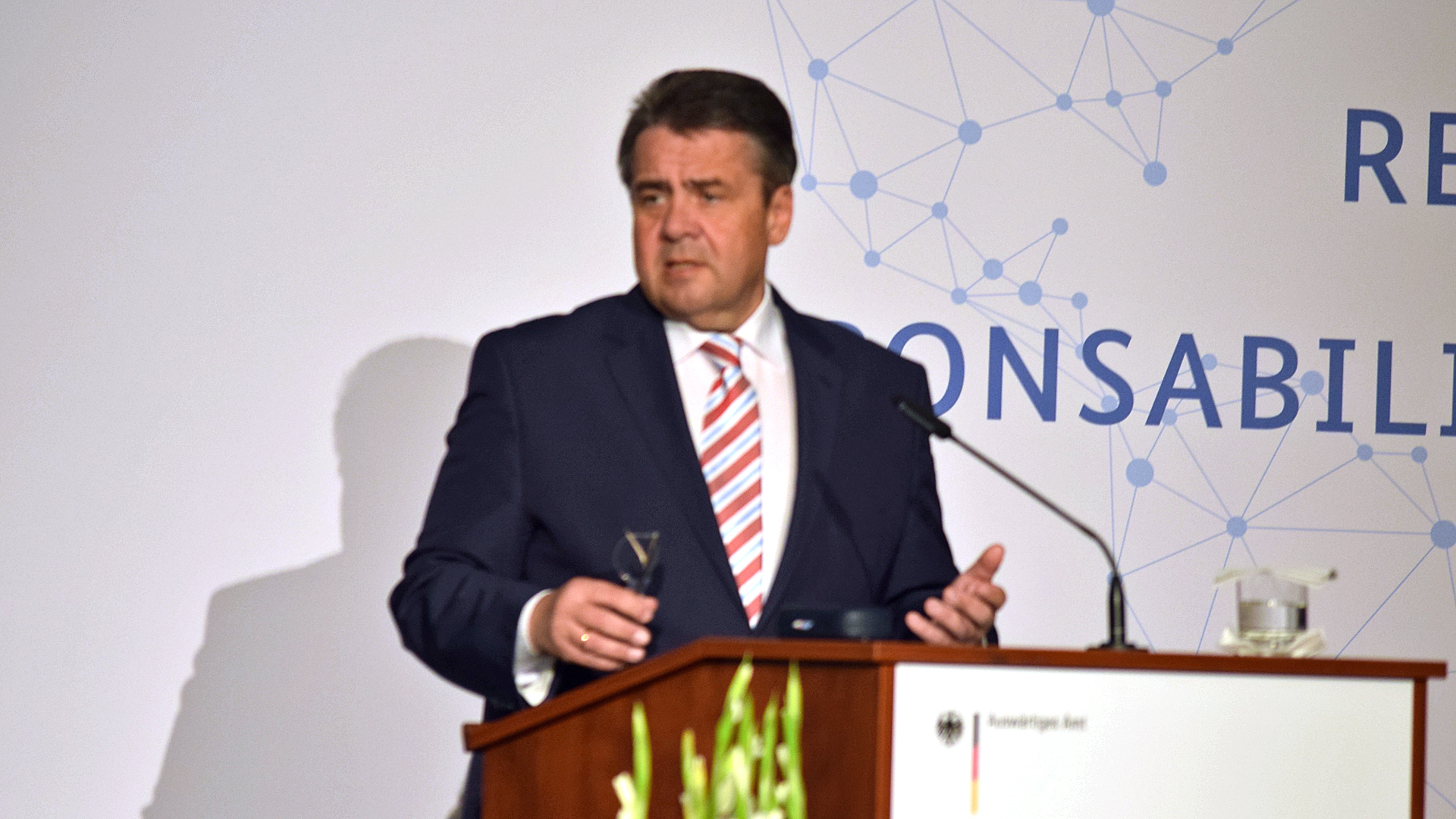 Außenminister Sigmar Gabriel fördert den Dialog zwischen religiösen Vertretern