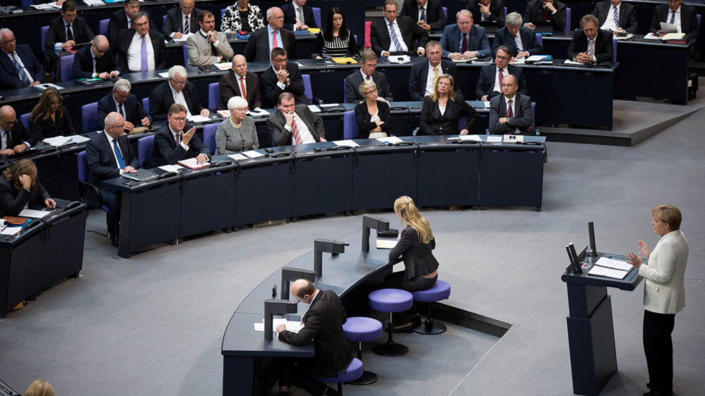 Der Bundestag hat Ehen von Personen unter 16 Jahren verboten