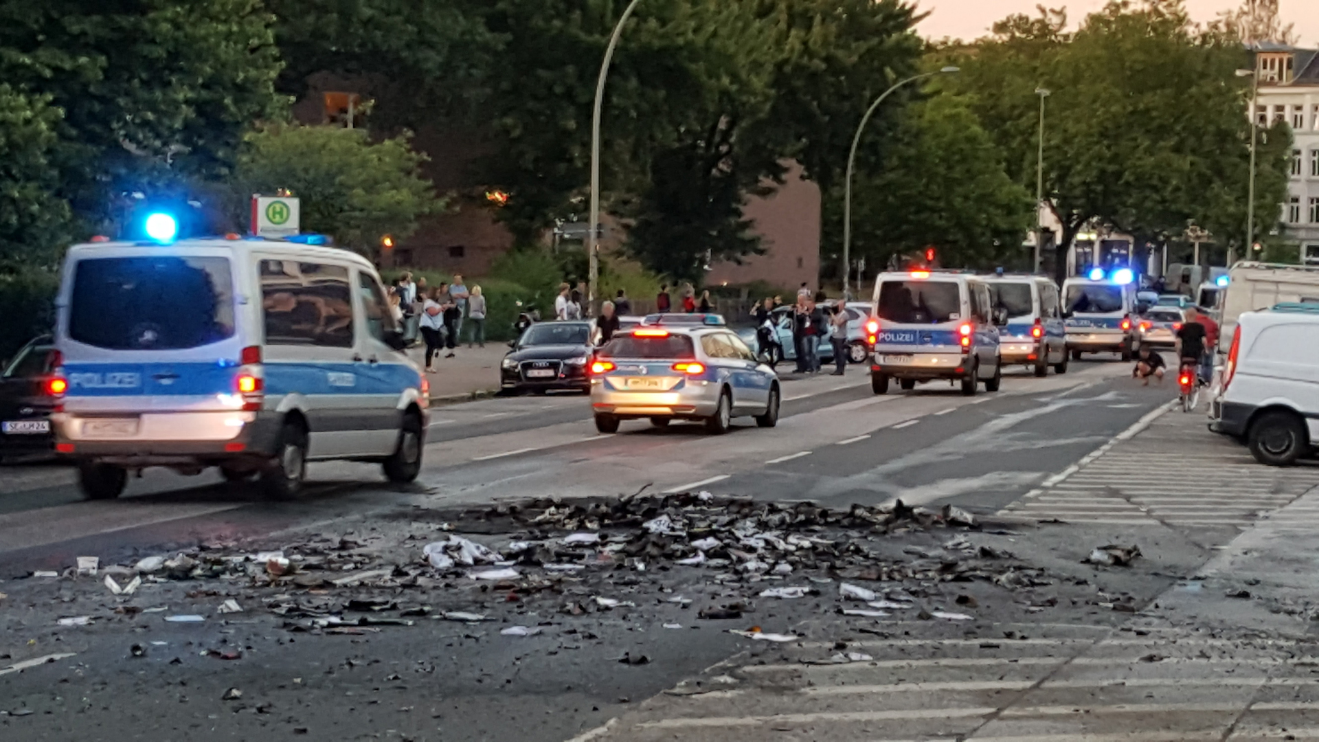 Mehr als 20.000 Polizisten waren im Einsatz. Zahlreiche von ihnen wurden dabei verletzt.