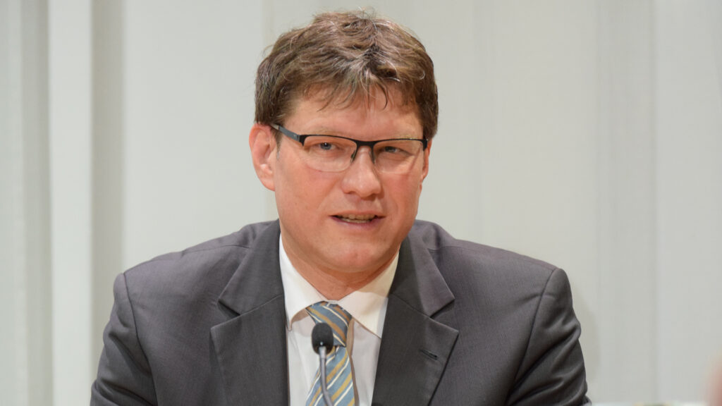 Uwe Heimowski, Beauftragter der Deutschen Evangelischen Allianz am Sitz des Deutschen Bundestags und der Bundesregierung, macht sich unter Christen stark für eine Verbesserung der politischen Debattenkultur