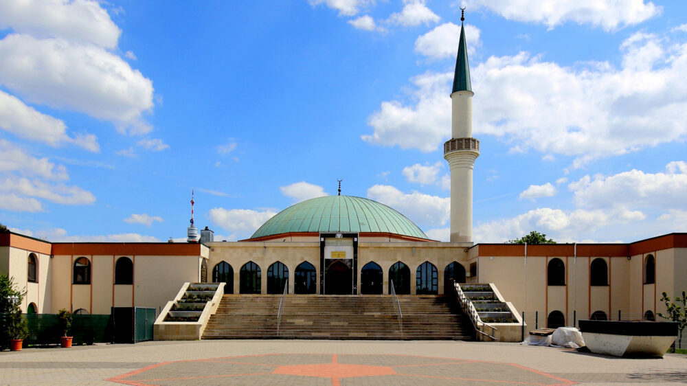 Das islamische Zentrum in Wien-Floridsdorf: Mit diesem Motiv machte die Kronen-Zeitung auf