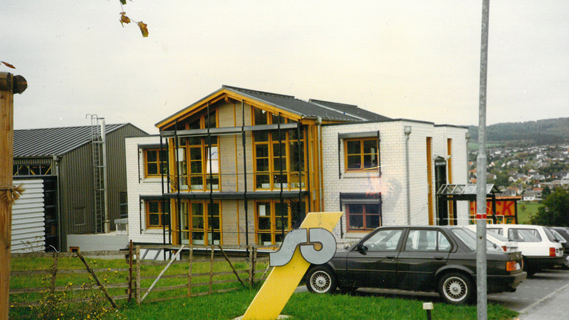 Im Jahr 1988 zieht Schulte & Gerth aus Wetzlar in ein neues Verlagsgebäude in Aßlar-Berghausen um