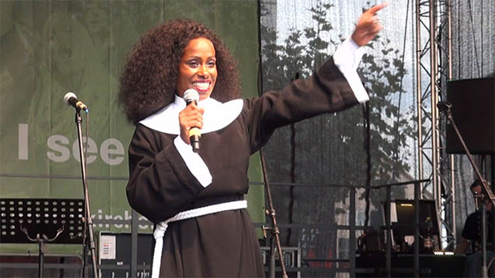 Interpretation von „Sister Act“ beim Gospelkirchentag 2014 in Kassel