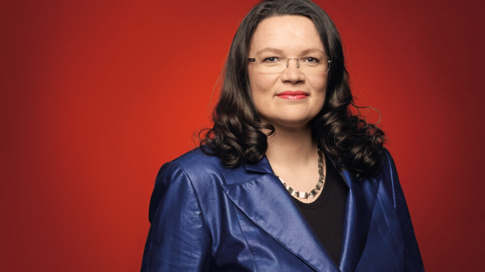 Andrea Nahles ist Arbeits- und Sozialministerin im Kabinett Merkel III, war zuvor Generalsekretärin und stellvertretende Parteivorsitzende der SPD. Nun soll sie die sozialdemokratische Fraktion im Bundestag anführen.