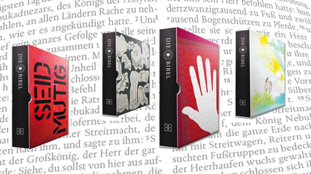 Die Lutherbibel 2017, hier in verschiedenen den Schmuckschuber-Varianten, gibt es weiterhin kostenlos als App