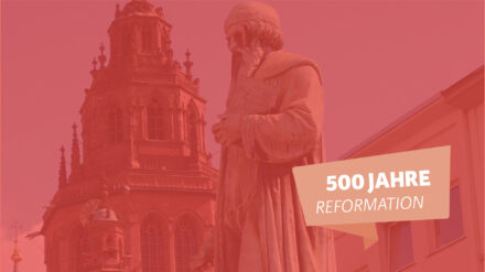 Vor dem Mainzer Dom steht das Gutenberg-Denkmal