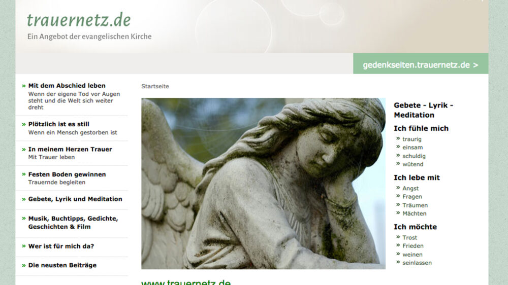 Die Kirche versucht auch online Orte zu schaffen, an denen Angehörige trauern können. Einer von ihnen ist trauernetz.de.