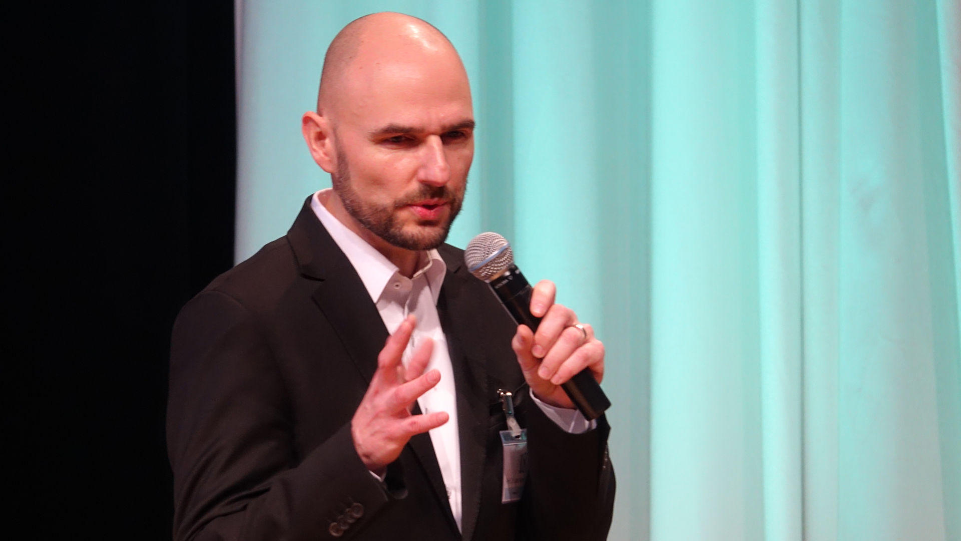 aserto-Geschäftsführer Lars Harden spricht auf dem Christlichen Medienkongress in Schwäbisch Gmünd über das Reformationsjubiläum