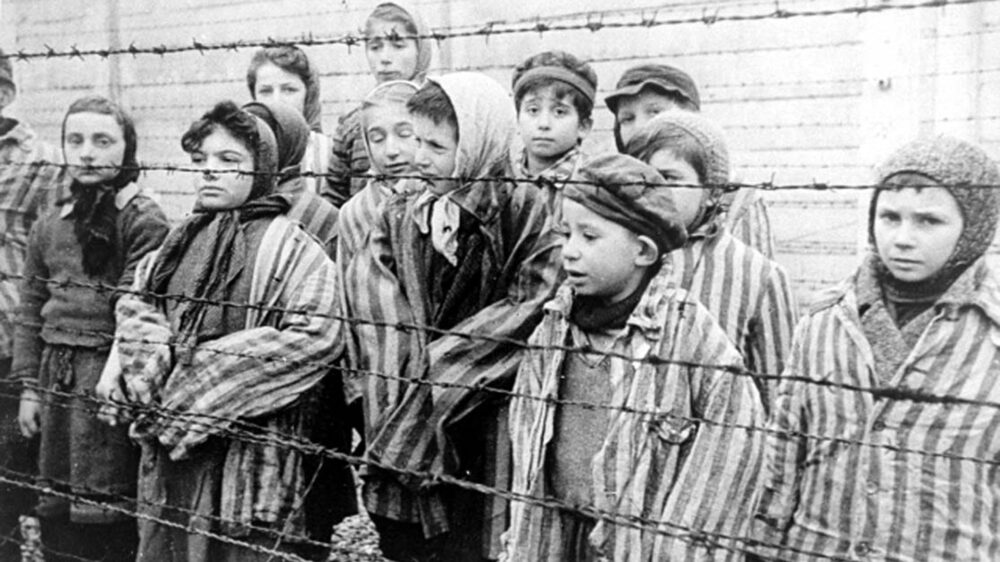 Holocaust-Überlebende in Auschwitz: Polen will verbieten, von „polnischen Lagern“ zu sprechen