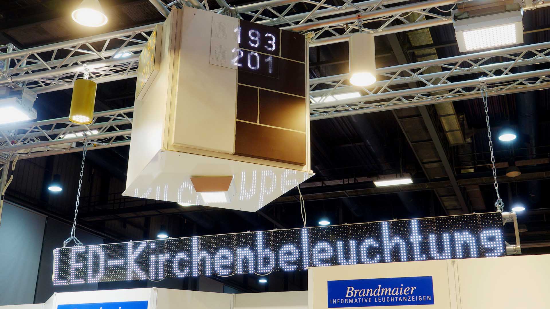 Nicht nur die Nachfrage nach LED-Deckenleuchten steige, sondern auch die nach LED-Anzeigetafeln. Diese seien optisch individuell anpassbar.