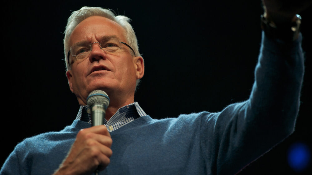 Willow-Creek-Pastor Bill Hybels weist Vorwürfe zurück, er habe ehemalige weibliche Gemeindemitglieder sexuell belästigt