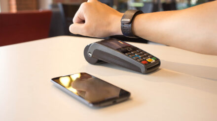 In 16.000 Kirchen in England kann nun auch digital und bargeldlos bezahlt und gespendet werden