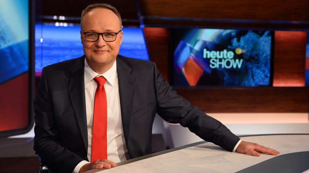 Oliver Welke moderiert die Satiresendung „heute-show“ im ZDF. Besuch von der Staatsanwaltschaft muss er wegen des Osterbeitrags der Sendung nicht fürchten.