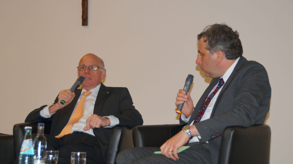 Norbert Lammert (links) und Moderator Volker Resing