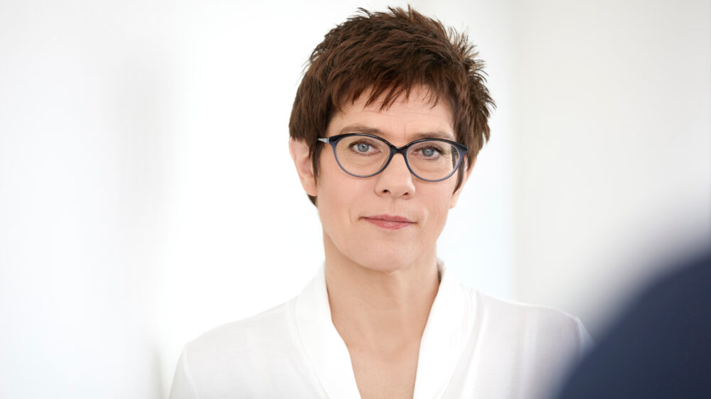 Die CDU-Generalsekretärin Annegret Kramp-Karrenbauer engagiert sich im Zentralkomitee der deutschen Katholiken (ZdK), dem Ausrichter des 101. Deutschen Katholikentages, der am Himmelfahrtswochenende in Münster stattfindet