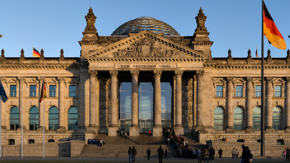Seit dem Einzug der AfD in den Bundestag hat sich der Ton im Berliner Reichstag verschärft