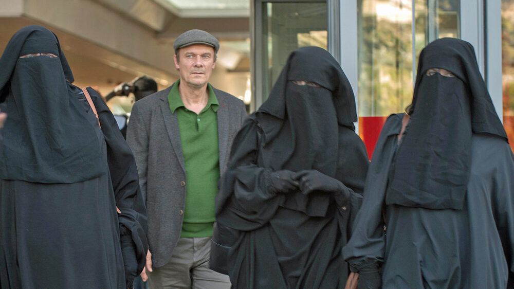 Edgar Selge im Film „Unterwerfung"