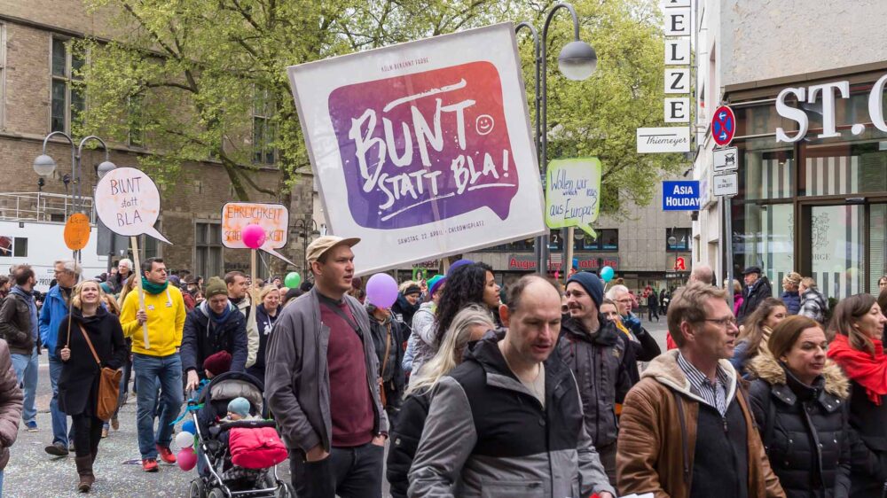 Kein Dialog in Sicht: Eine Demonstration gegen Rechtspopulismus in Köln