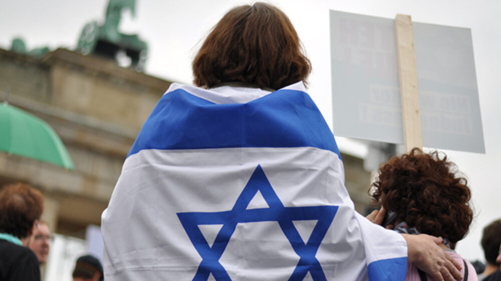 Demonstranten bei einer Veranstaltung gegen Antisemitismus in Berlin. Forscher haben herausgefunden: Judenfeindlichkeit im Netz hat zugenommen.