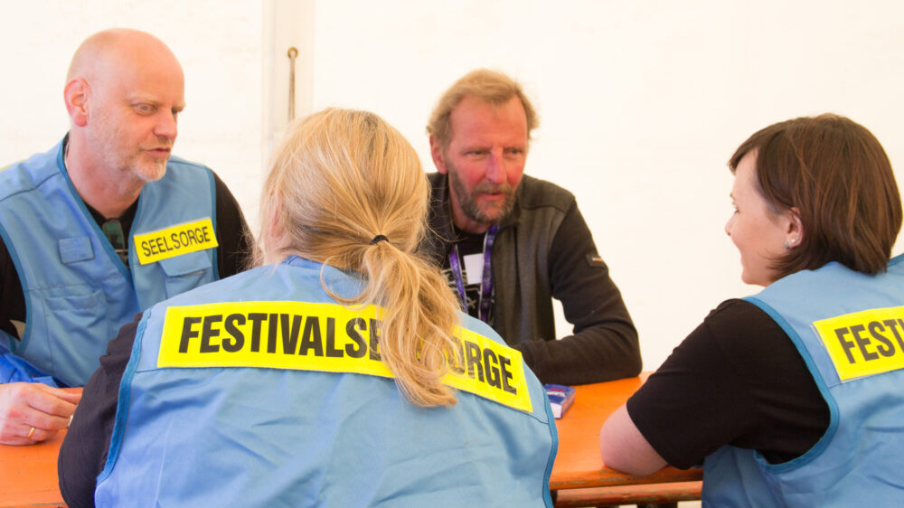 Das Team der Notfallseelsorge bereitet sich auf seine Einsätze in Wacken vor