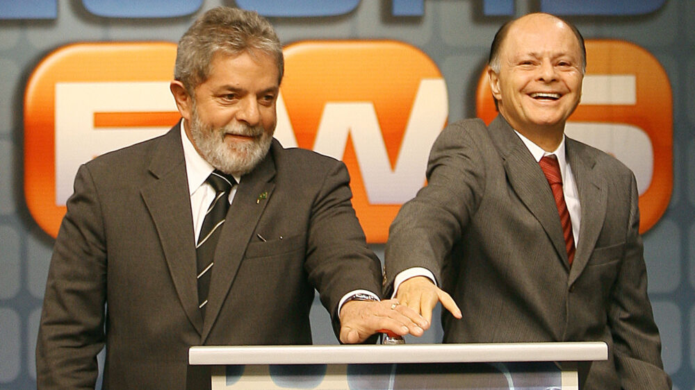 Der ehemalige Präsident von Brasilien, Lula (l.), und der Besitzer von Rede Record und Gründer der „Universalkirche“, Edir Macedo (r.), 2007 während der Einweihungszeremonie von Record News, in São Paulo