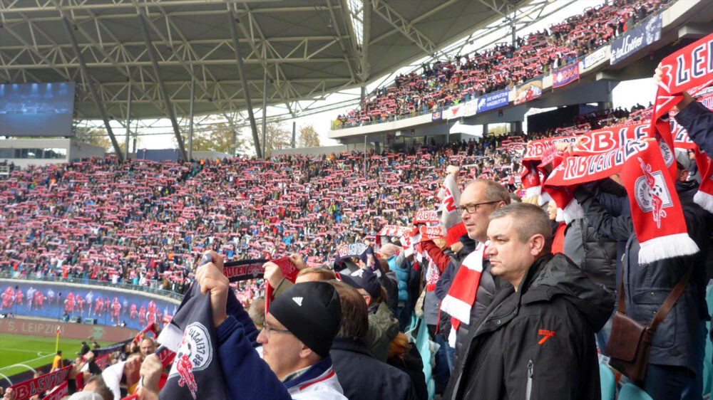 Im Jahr 2014 gründeten Fans des Fußballvereins RB Leipzig den christlichen Fanclub „Holy Bulls“
