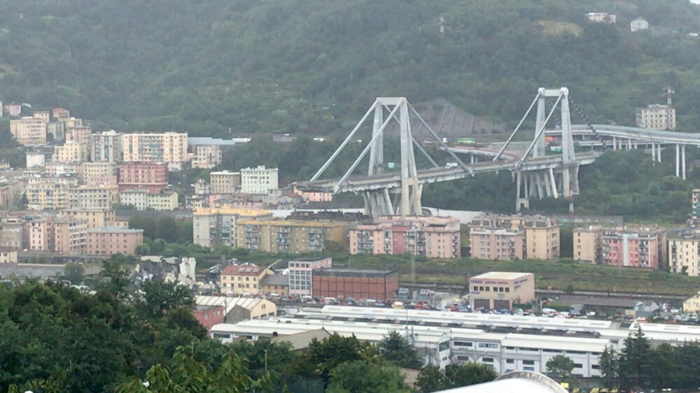 Das Polcevera-Viadukt wurde 1967 fertig gestellt. Am 14. August 2018 stürzte es teilweise ein.