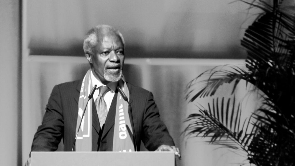 Kofi Annan war 2015 zu Gast auf dem Deutschen Evangelischen Kirchentag in Stuttgart. Er lobte die Flüchtlingspolitik und bat Deutschland, „diesen Weg der Menschlichkeit weiterzugehen“.