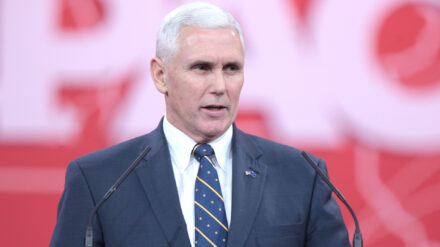 US-Vizepräsident Mike Pence nimmt die Kritik an seinem Glauben gelassen hin