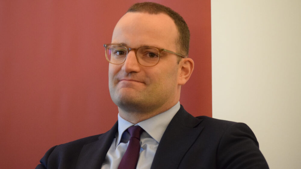 Gesundheitsminister Jens Spahn ist aktuell unter Beschuss. Auslöser ist ein Zitat von ihm, das aus dem Zusammenhang gerissen wurde.