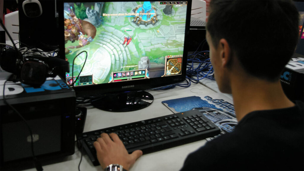 Neben der Drogensucht ist auch die Computerspielsucht ein verbreitetes Problem unter jungen Menschen
