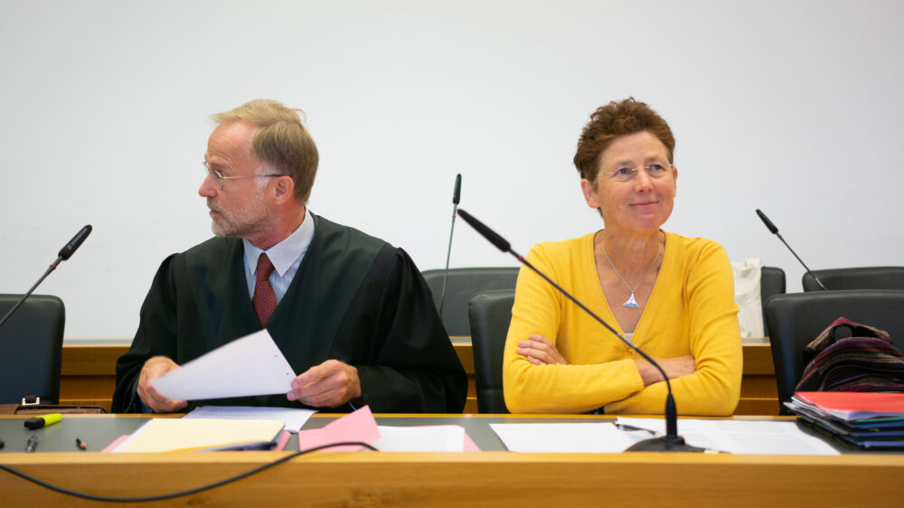 Kristina Hänel mit ihrem Verteidiger Karlheinz Merkel am Freitag in Gießen