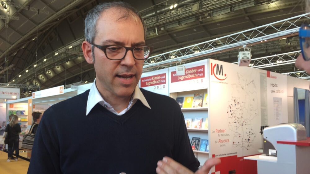 Tobias Faix hat die neue empirica-Jugendstudie auf der Buchmesse Frankfurt vorgestellt
