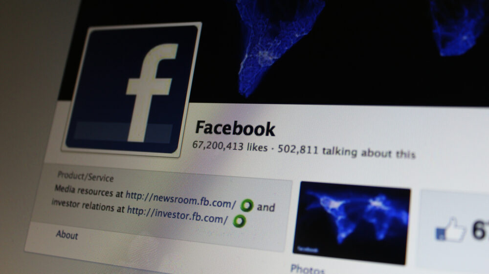 Das Landgericht Bamberg entschied, dass Facebook die Meinungsfreiheit laut Grundrechten stärker beachten muss