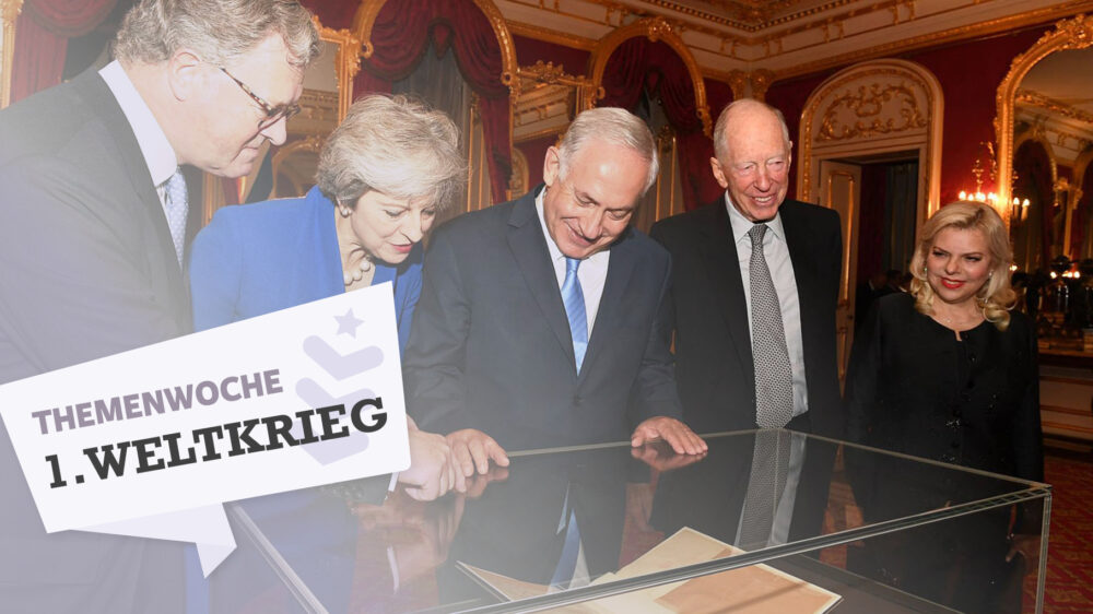 Die britische Regierungschefin May (2. v. l.) und und ihr israelischer Amtskollege Netanjahu (3. v. l.) bewundern das Original der Balfour-Erklärung