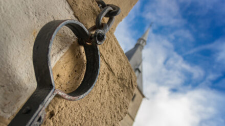 Der Pranger war im Mittelalter ein Zeichen der niederen Gerichtsbarkeit. Im Internet erlebt er eine Renaissance.