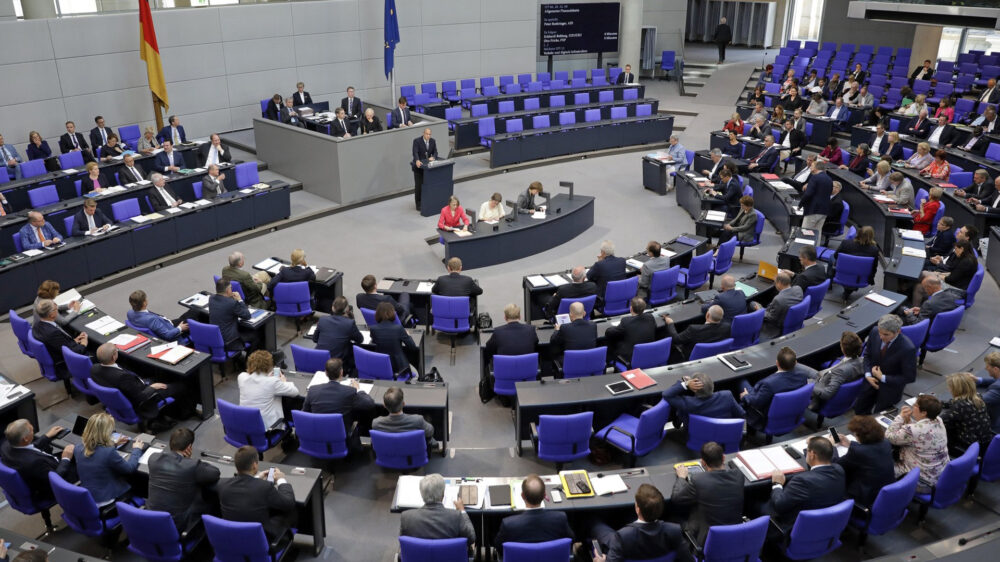 Bis in den Freitagmorgen hinein diskutierten die Abgeordneten des Deutschen Bundestages das Werbeverbot für Abtreibungen (Symbolbild)