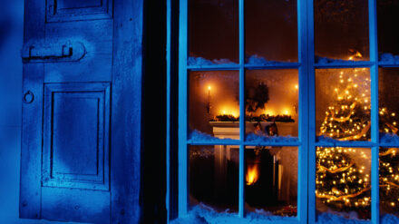 Zu Weihnachten Fernseher an oder aus? Viele Sendungen befassen sich an den Festtagen mit Glaubensthemen.