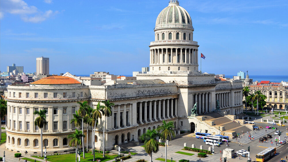 Die kubanische Nationalversammlung, die nach dem Abschluss von Renovierungsarbeiten wieder im Kapitol tagen wird, hat den Paragrafen zur „Ehe für alle“ aus dem Verfassungsentwurf gestrichen