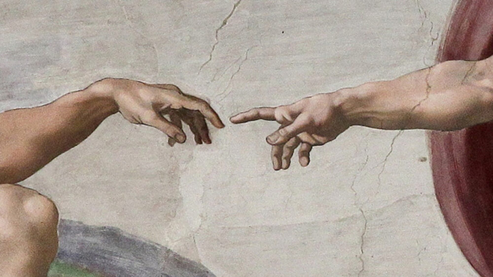 „Die Erschaffung Adams“ des Malers Michelangelo in der Sixtinischen Kapelle gilt als ein Sinnbild, jeden Menschen als ein Ebenbild Gottes zu sehen