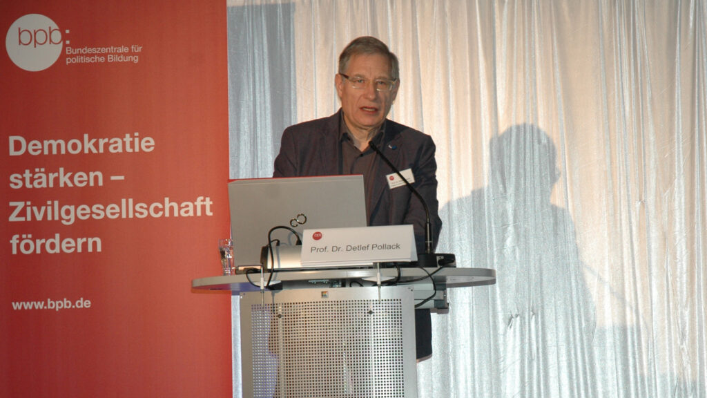 Für den Soziologen Detlef Pollack ist das Gottesbild ein Grund für die schwindende Religiösität in Europa