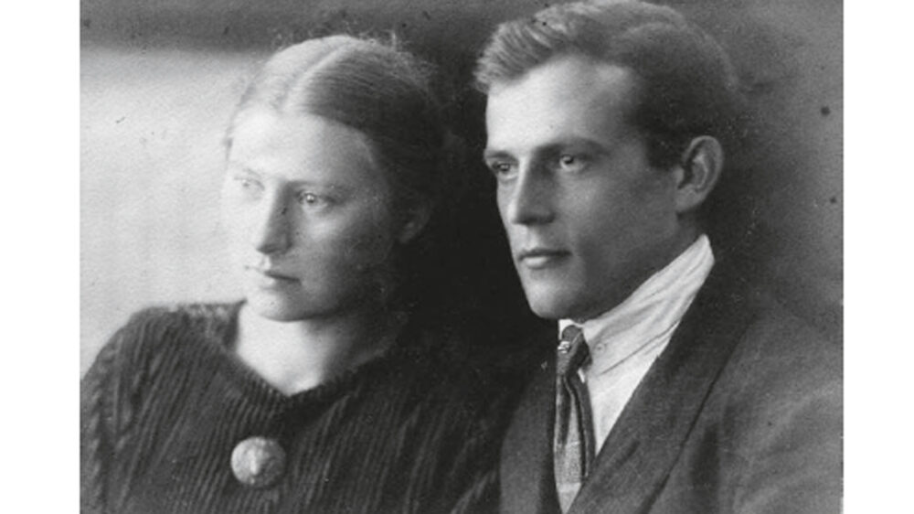 Margarete Dieterich bei ihrer Verlobung mit Paul Schneider im Jahr 1922