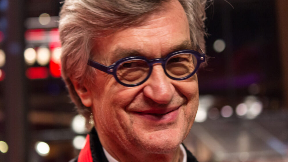 Regisseur Wim Wenders wird am heutigen Sonntag mit dem Ehrenpreis des Kirchlichen Filmfestivals für sein Lebenswerk ausgezeichnet.