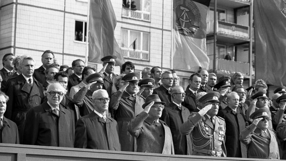 32. Jahrestag der DDR, 1981: (v.l.) Horst Sindermann, Willi Stoph, Erich Honecker, Heinz Hoffmann, Erich Mielke