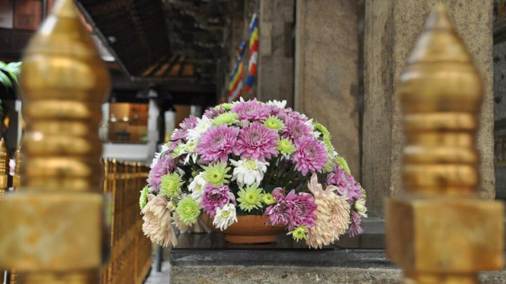 Ein Tempel in Sri Lanka: Der Hilfsorganisation humedica geht es auch darum, Versöhnungsarbeit zwischen den Religionen zu leisten