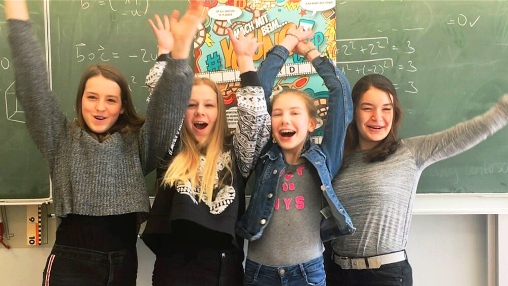 Diese vier Mädchen aus Offenbach haben die Hauptrolle in dem Gewinnerclip gespielt